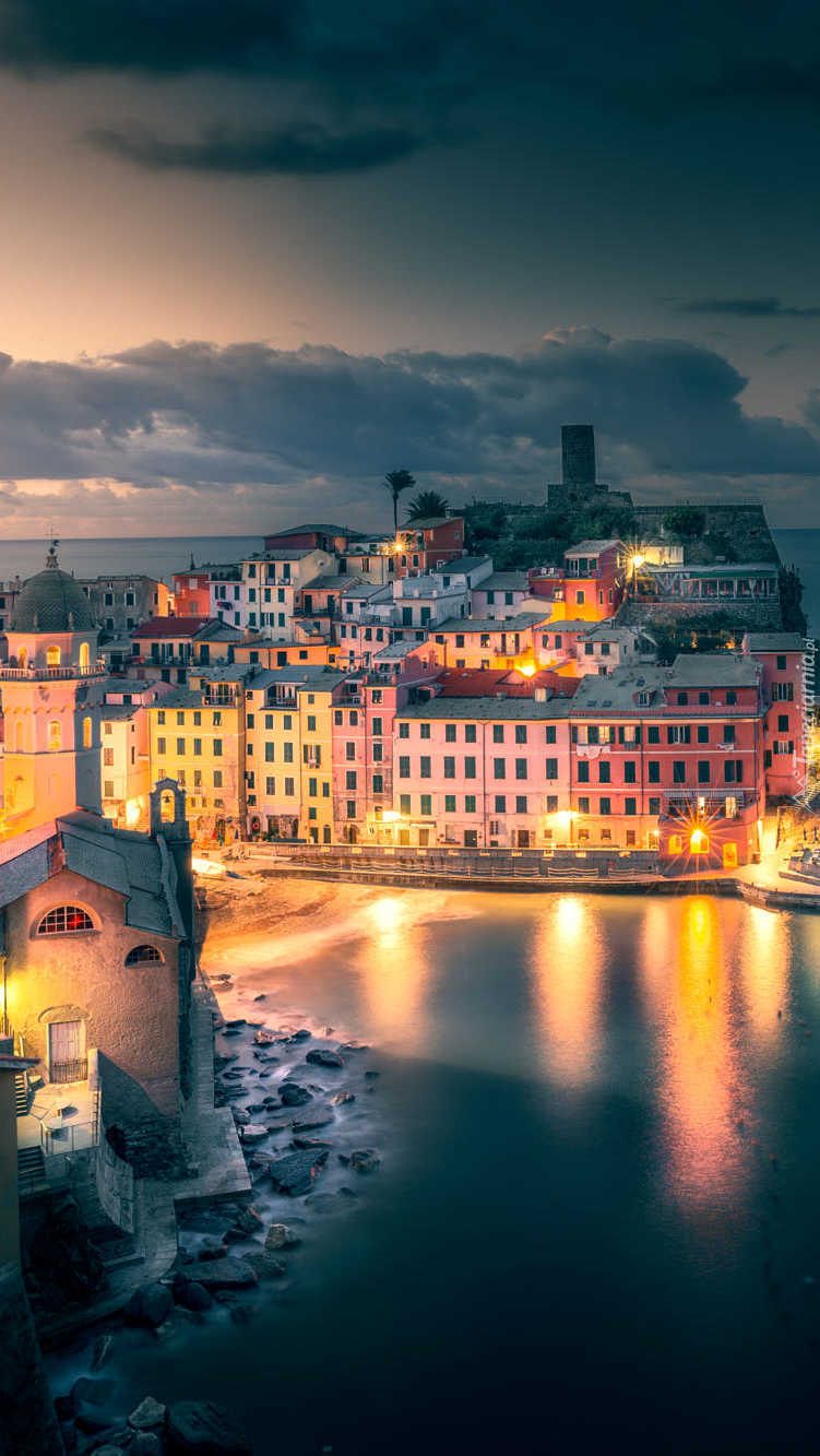 Vernazza nocą