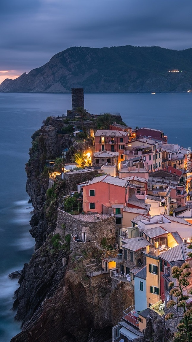 Vernazza o zmierzchu