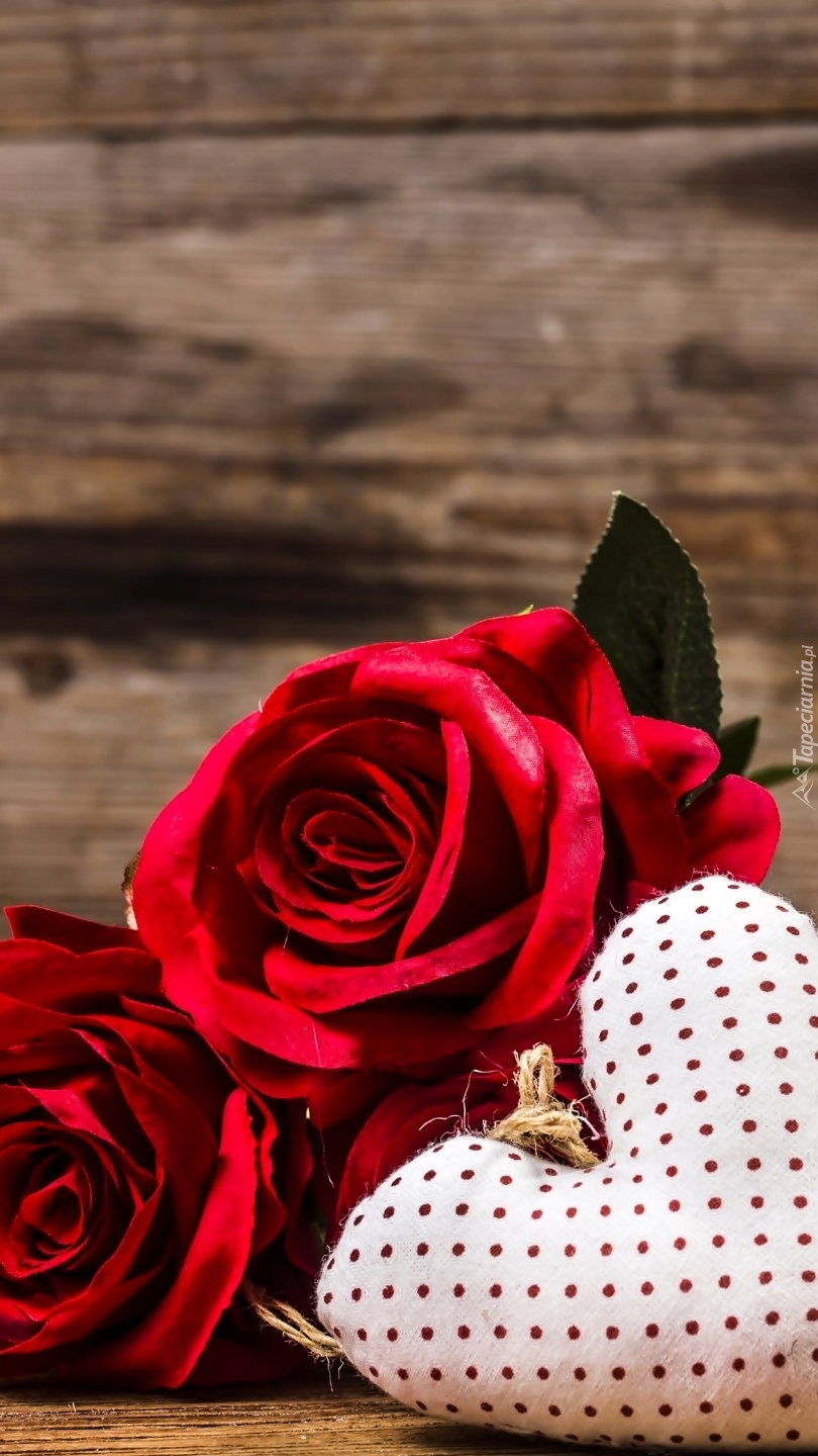 Walentynkowe serce i róże