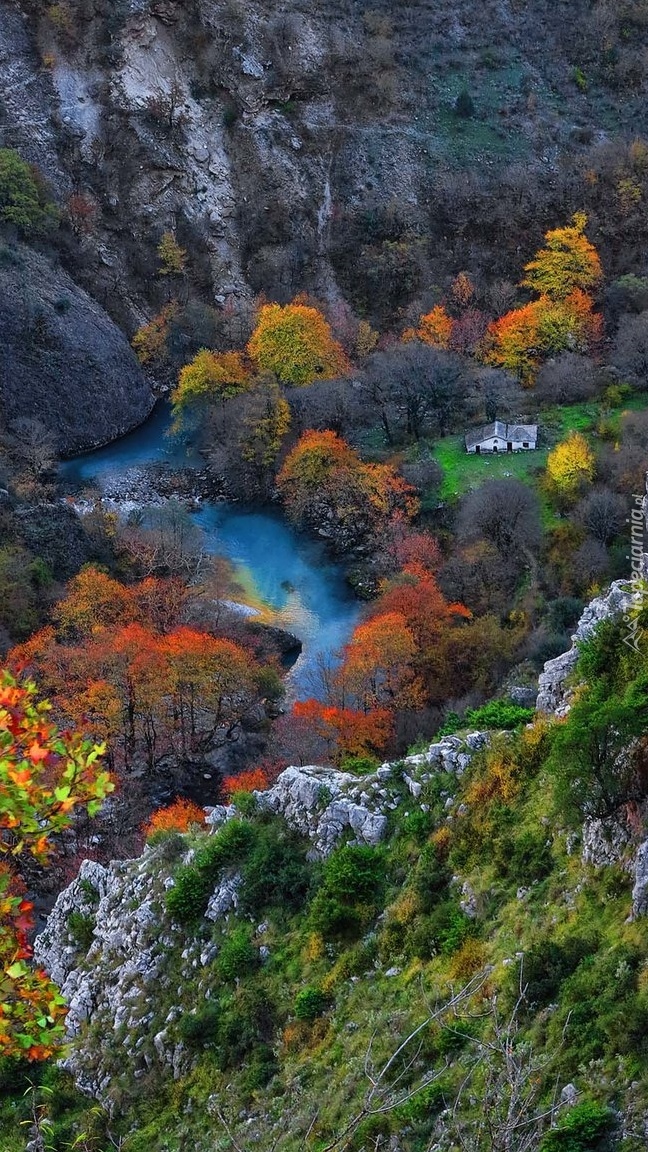 Wąwóz Vikos Gorge jesienią