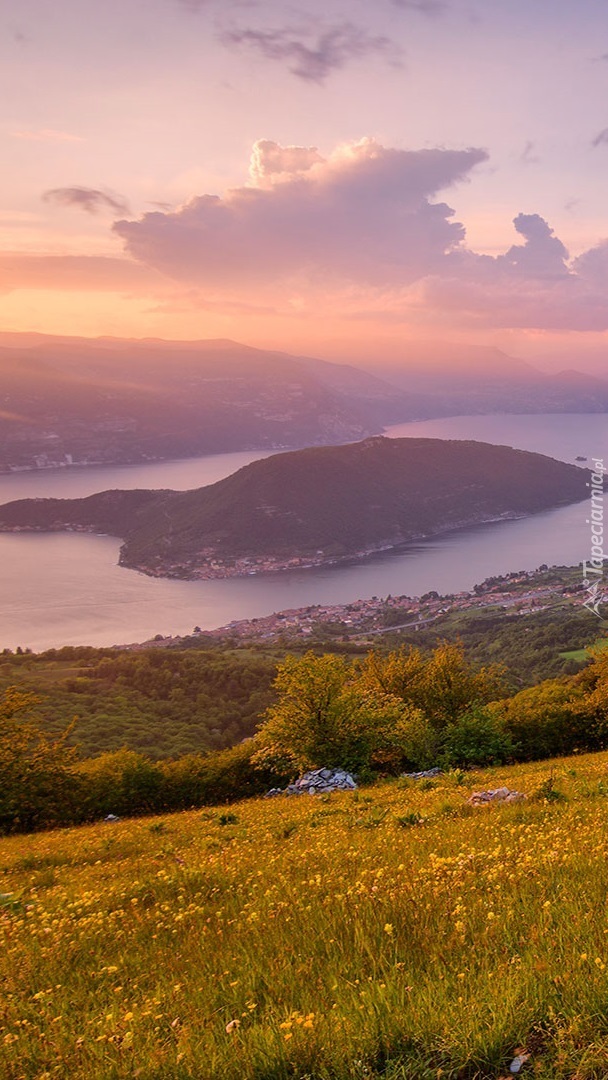 Widok na jezioro Lake Iseo