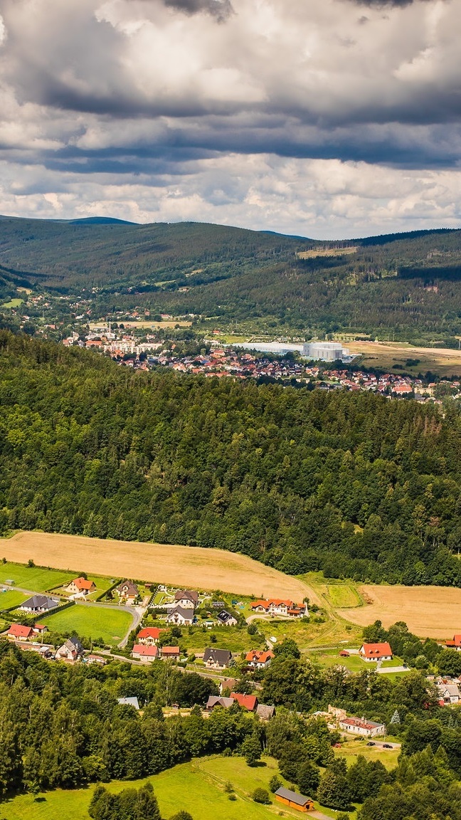 Widok z góry na Pogórze Karkonoskie