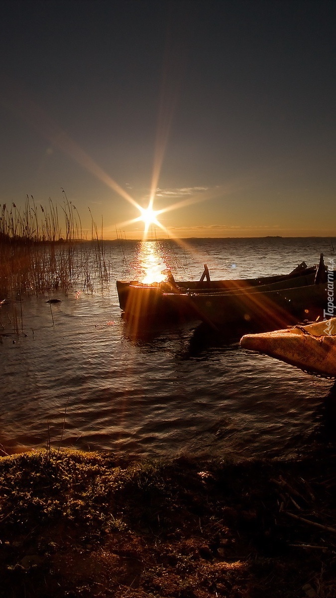 Wieczór nad jeziorem