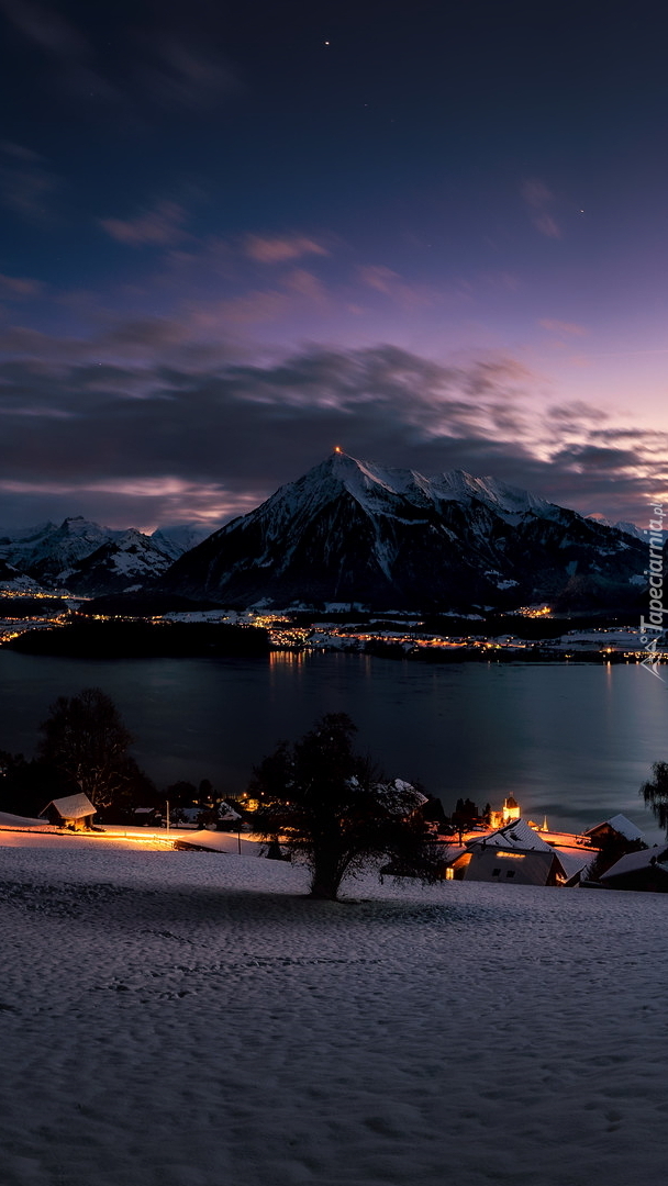 Wieczór nad jeziorem Thunersee