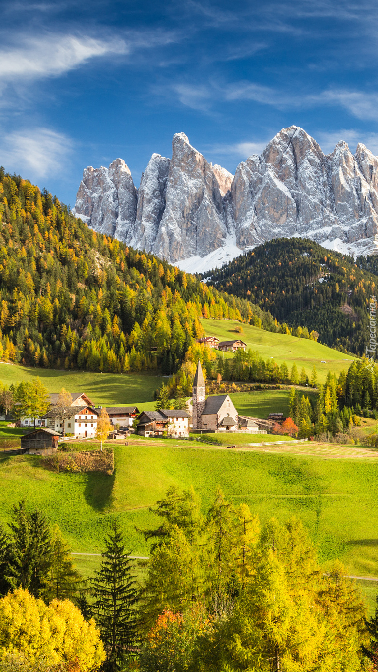 Wieś położona w dolinie Val di Funes