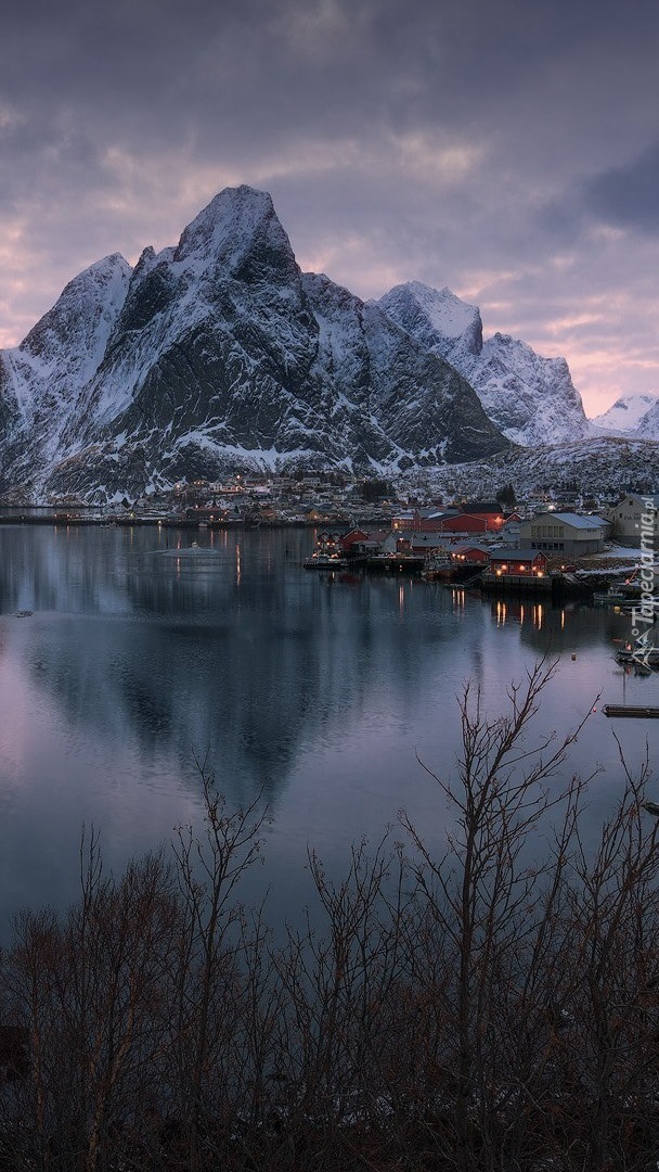 Wieś Reine na norweskich Lofotach