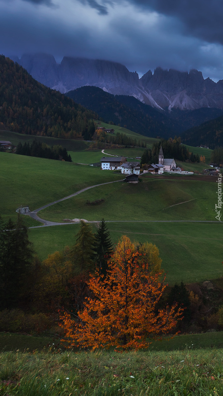 Wieś Santa Magdalena w Dolomitach