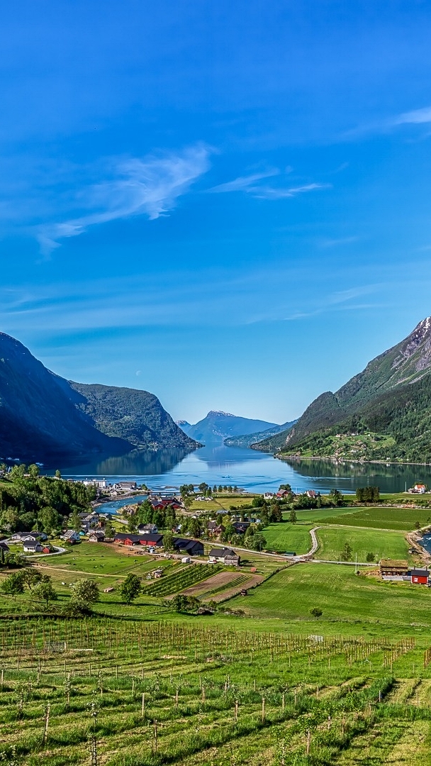 Wieś Skjolden nad jeziorem w Norwegii