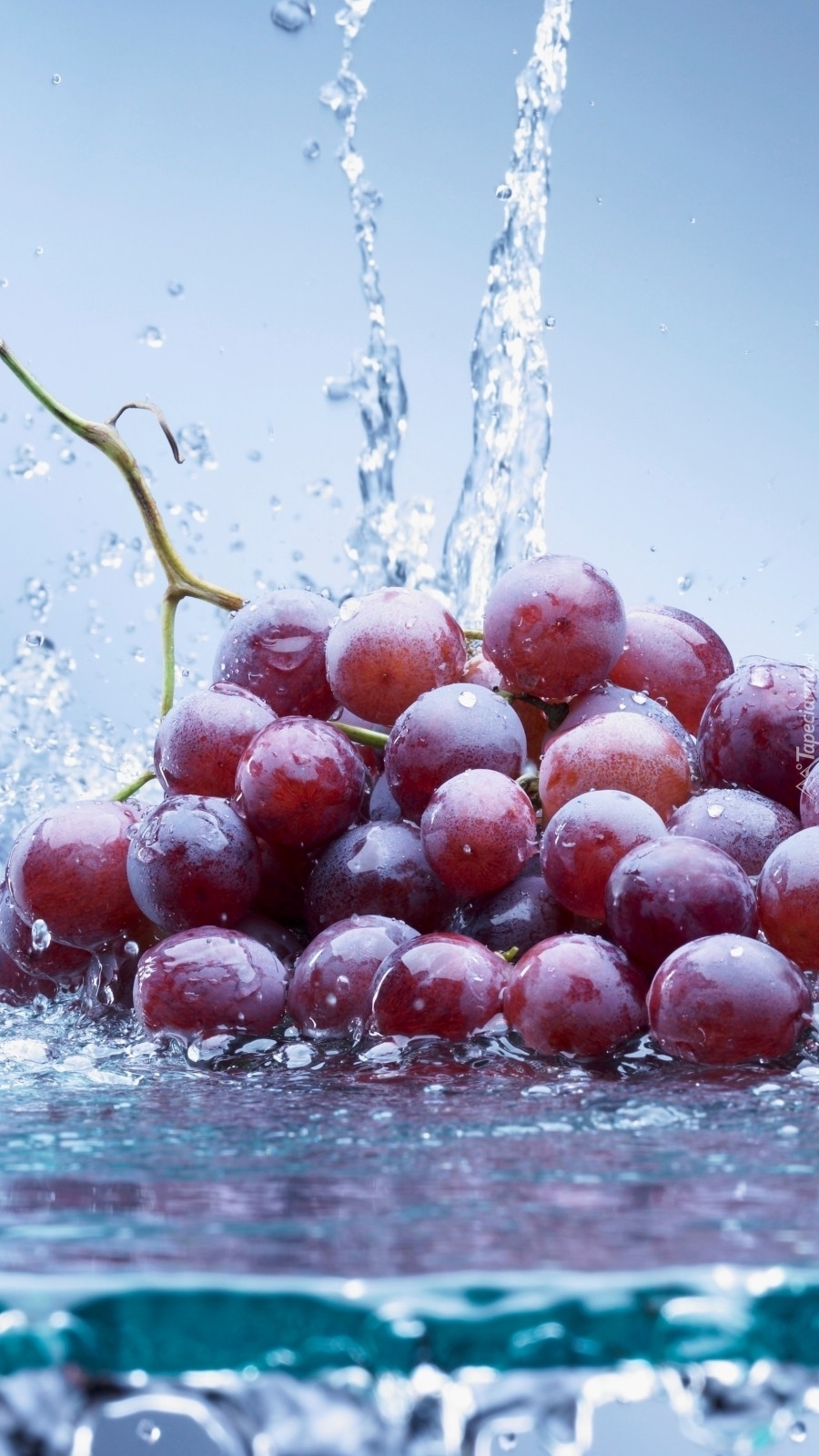 Winogrona w wodzie