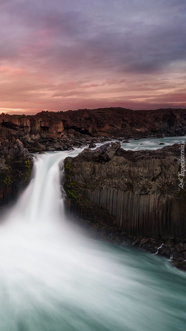 Wodospad Aldeyjarfoss na Islandii