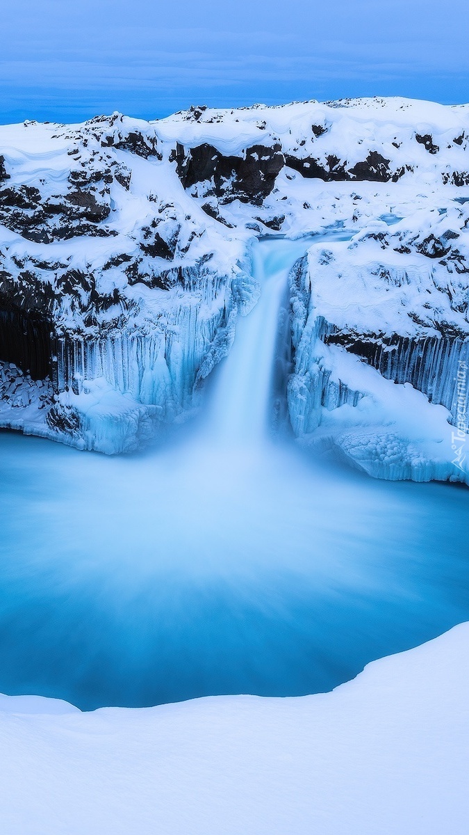 Wodospad Aldeyjarfoss zimą