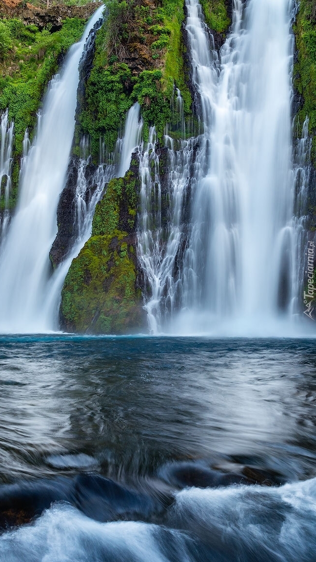 Wodospad Burney Falls w Parku Stanowym McArthur-Burney