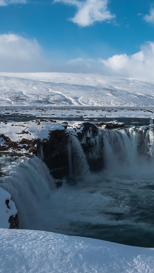 Wodospad Godafoss zimową porą