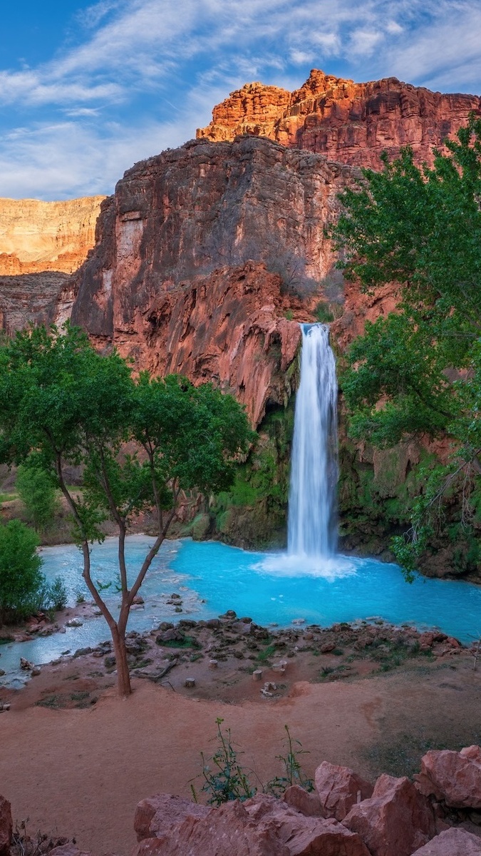 Wodospad Havasu Falls na skale w Arizonie