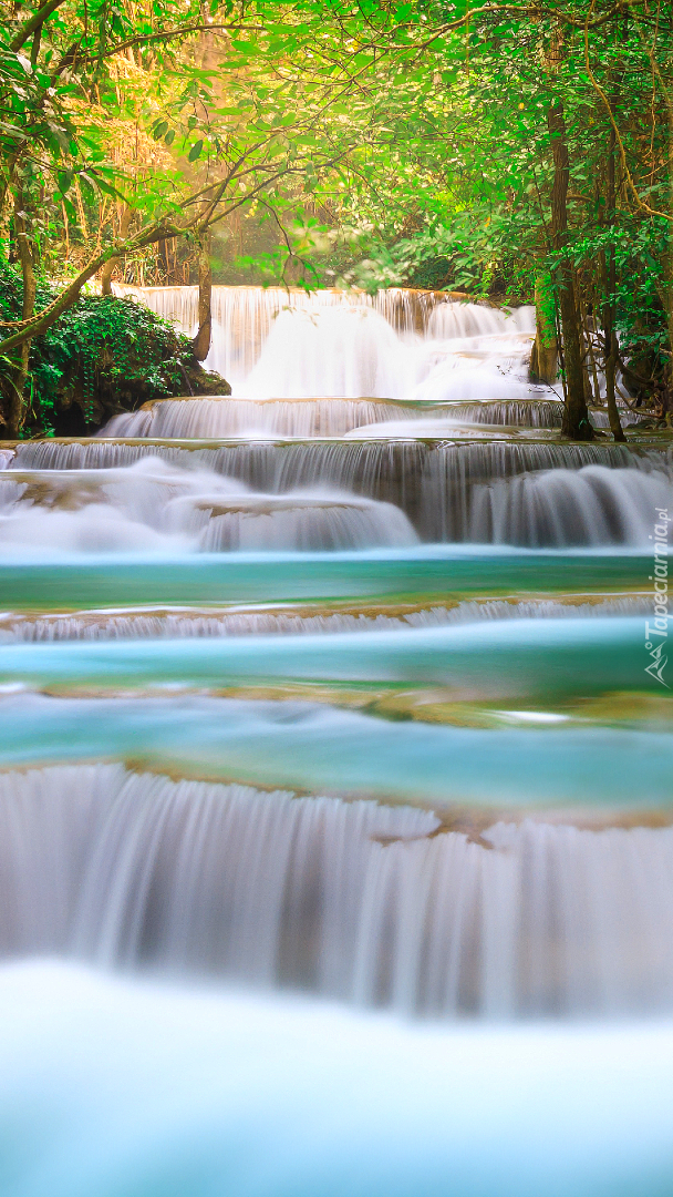 Wodospad Huai Mae Khamin Waterfall