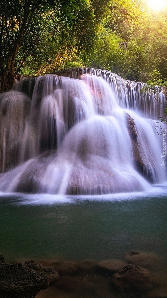 Wodospad Huay Mae Khamin Waterfall