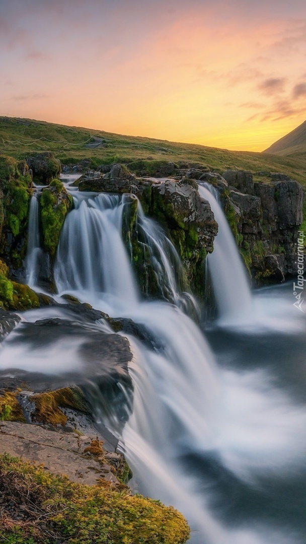 Wodospad Kirkjufellsfoss w Islandii