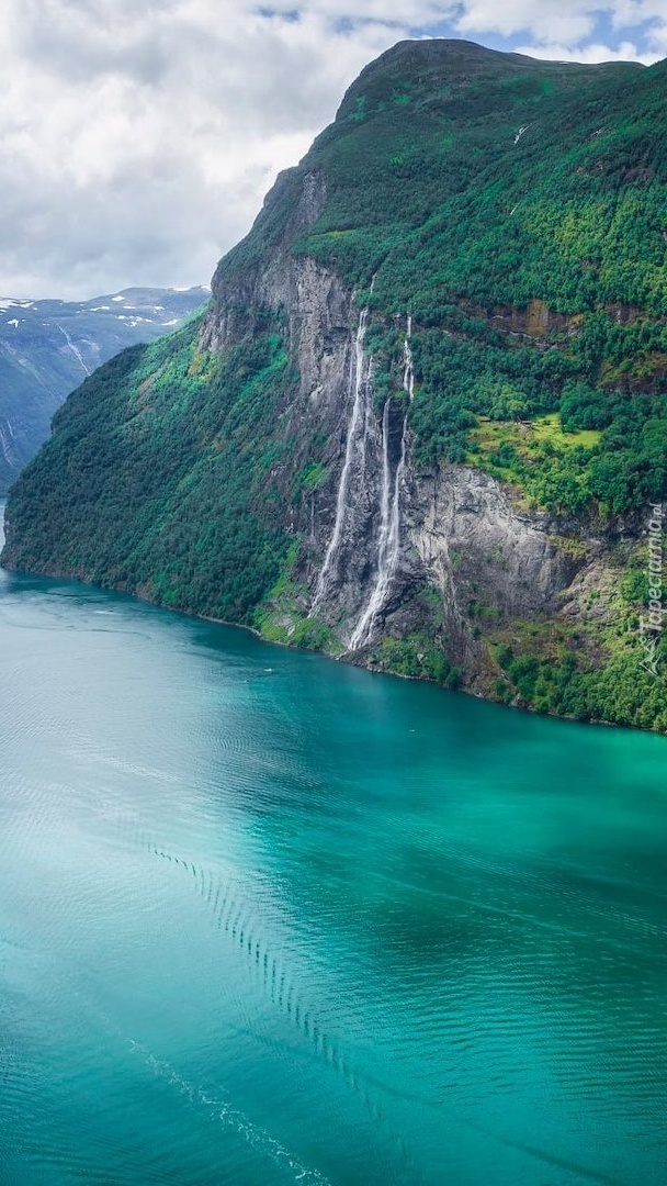Wodospad nad fiordem Geirangerfjord