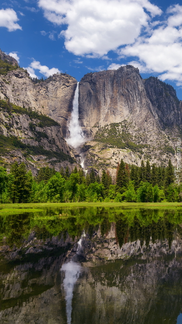 Wodospad Yosemite w górach Sierra Nevada