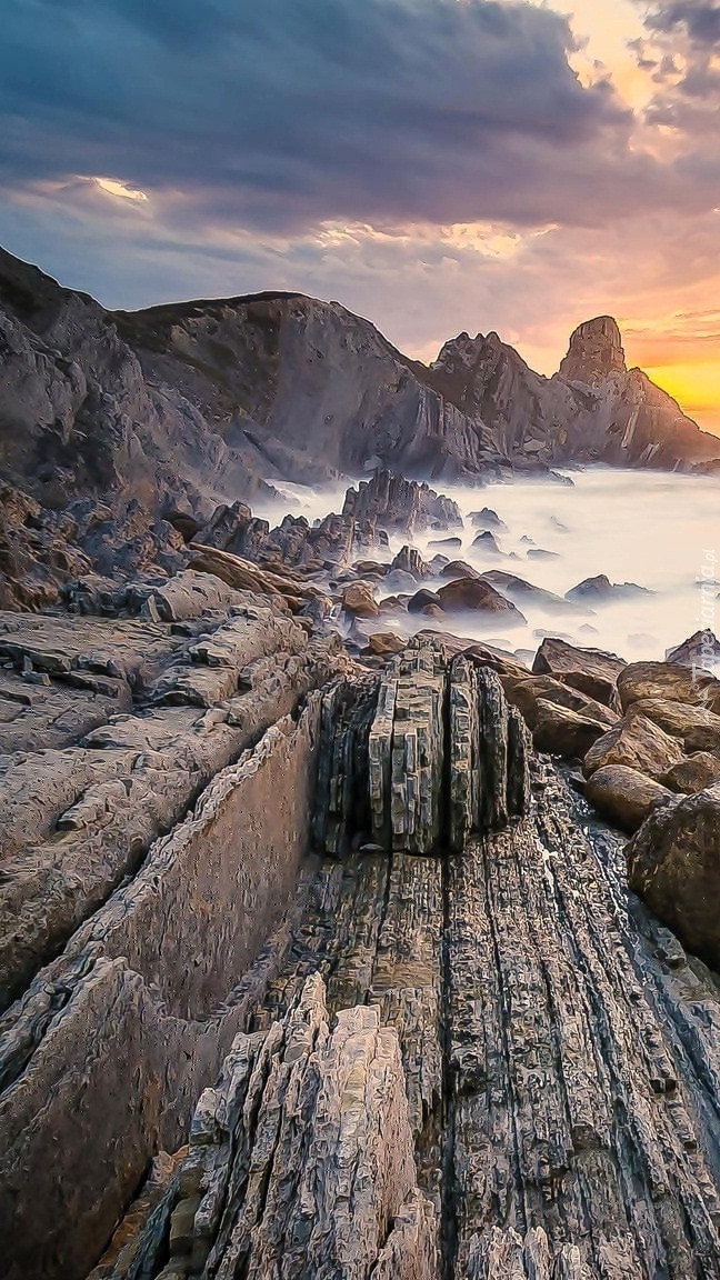 Wybrzeże Costa Quebrada w Hiszpanii