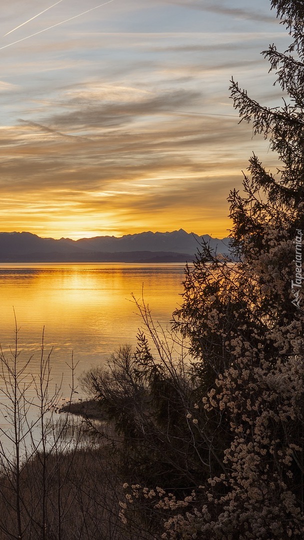 Zachód słońca nad jeziorem Chiemsee