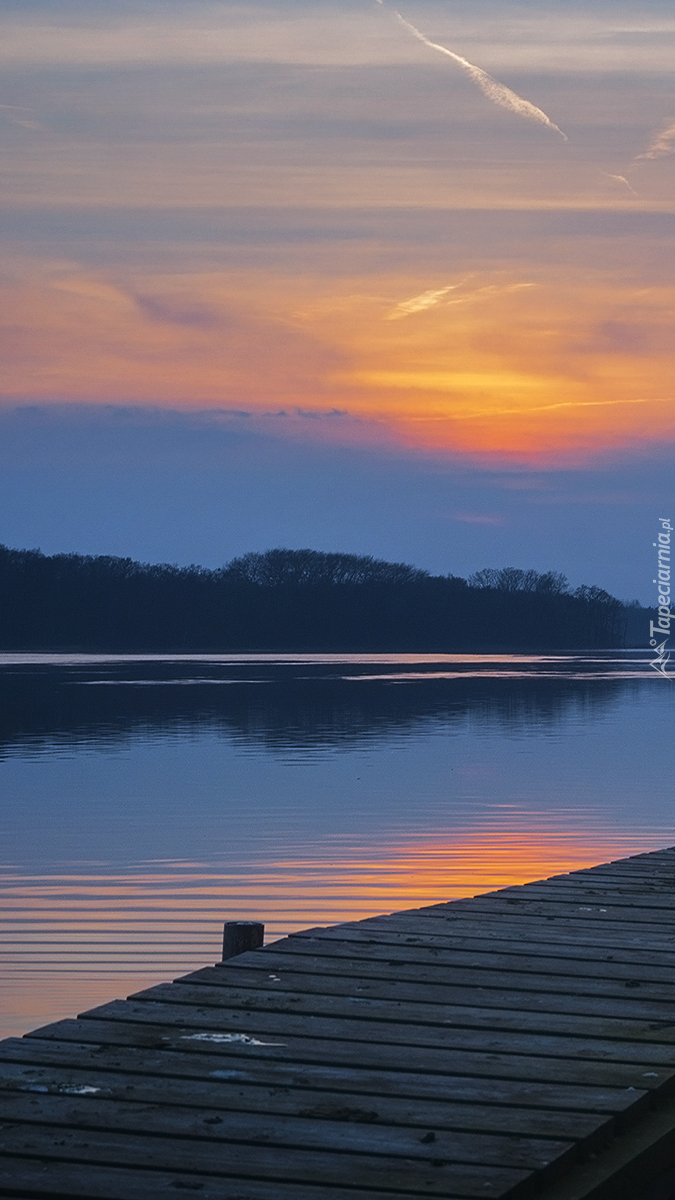 Zachód słońca nad jeziorem Lusowskim