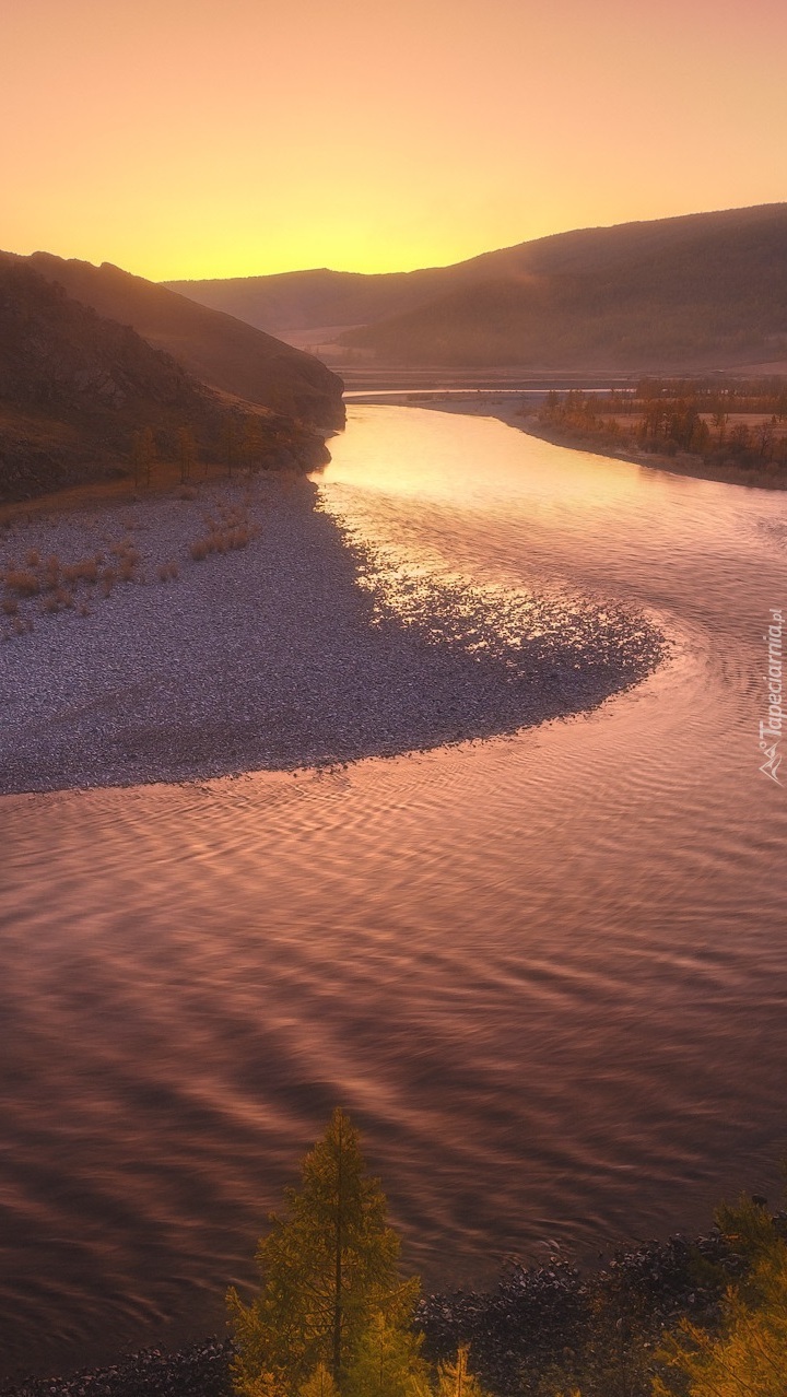 Zakole rzeki o zachodzie słońca