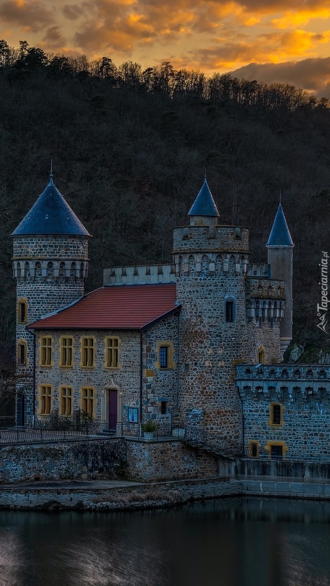Zamek La Roche we Francji