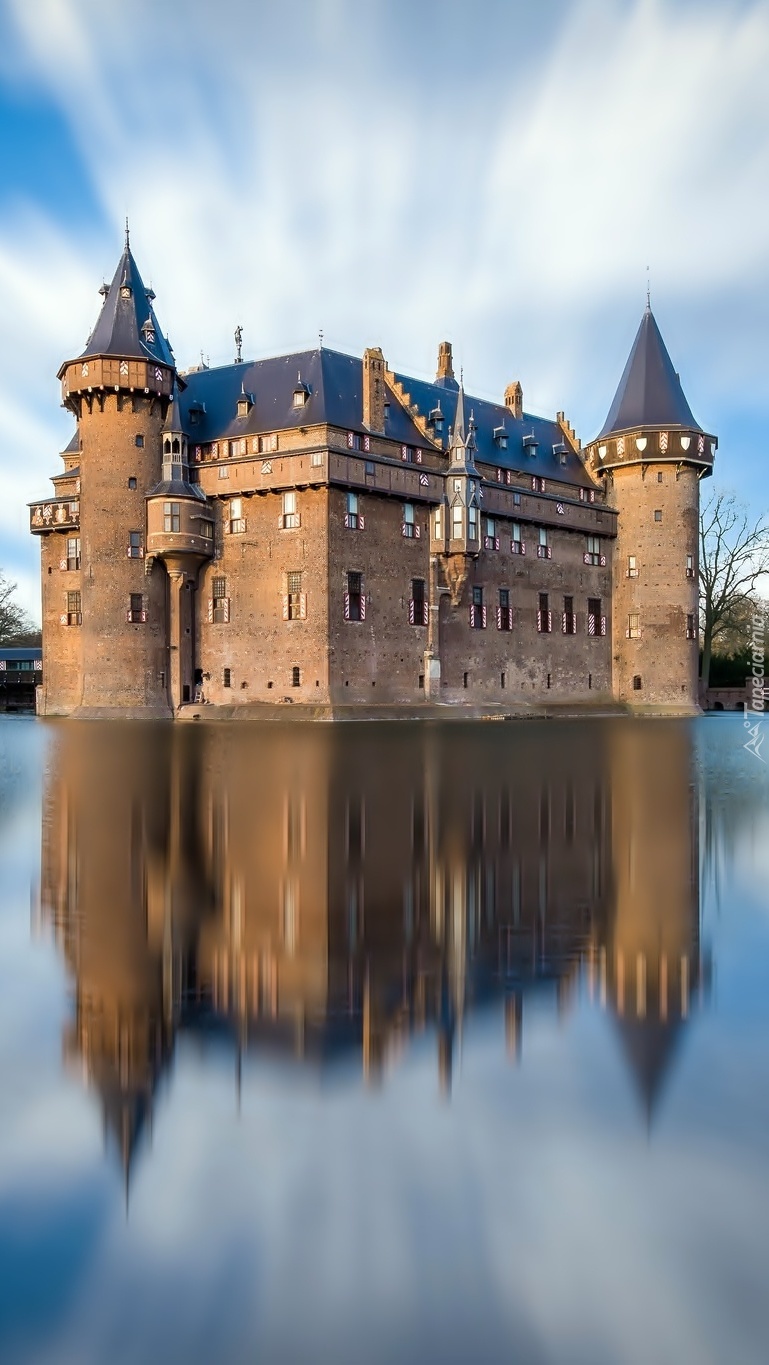 Zamek na wodzie