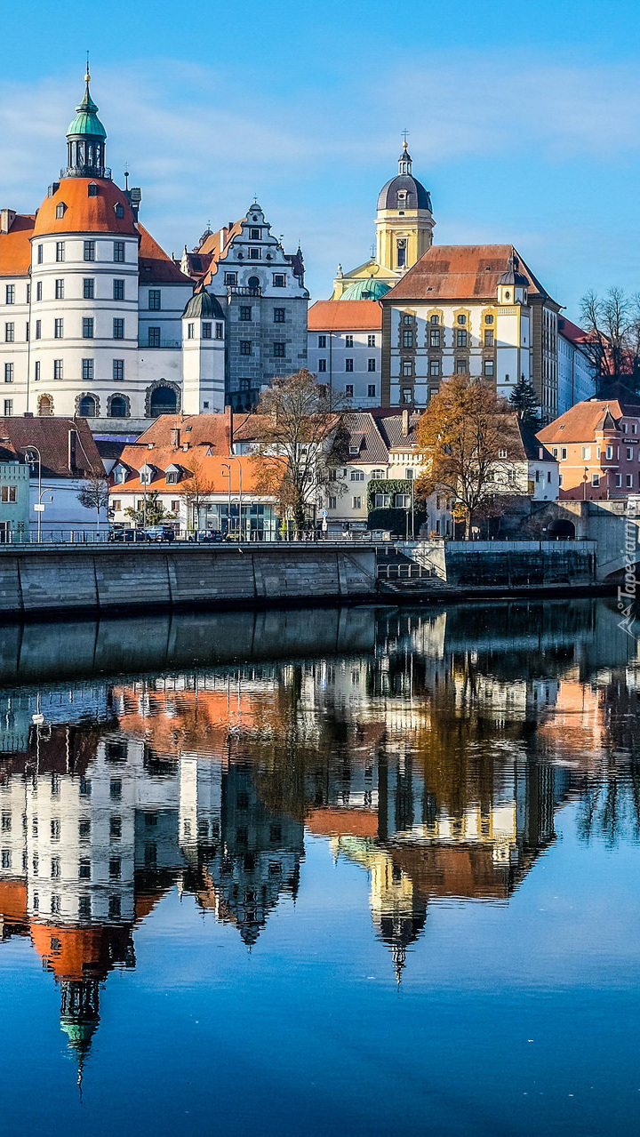 Zamek Neuburg w Bawarii