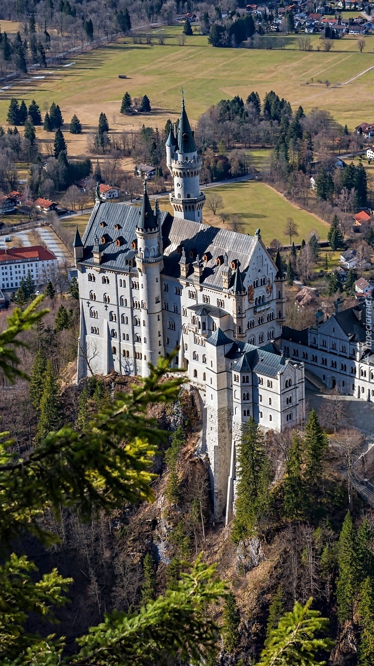 Zamek Neuschwanstein z lotu ptaka
