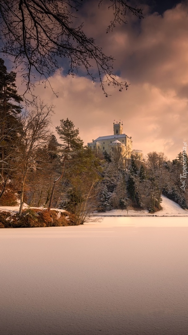 Zamek Trakoscan w zimowej scenerii