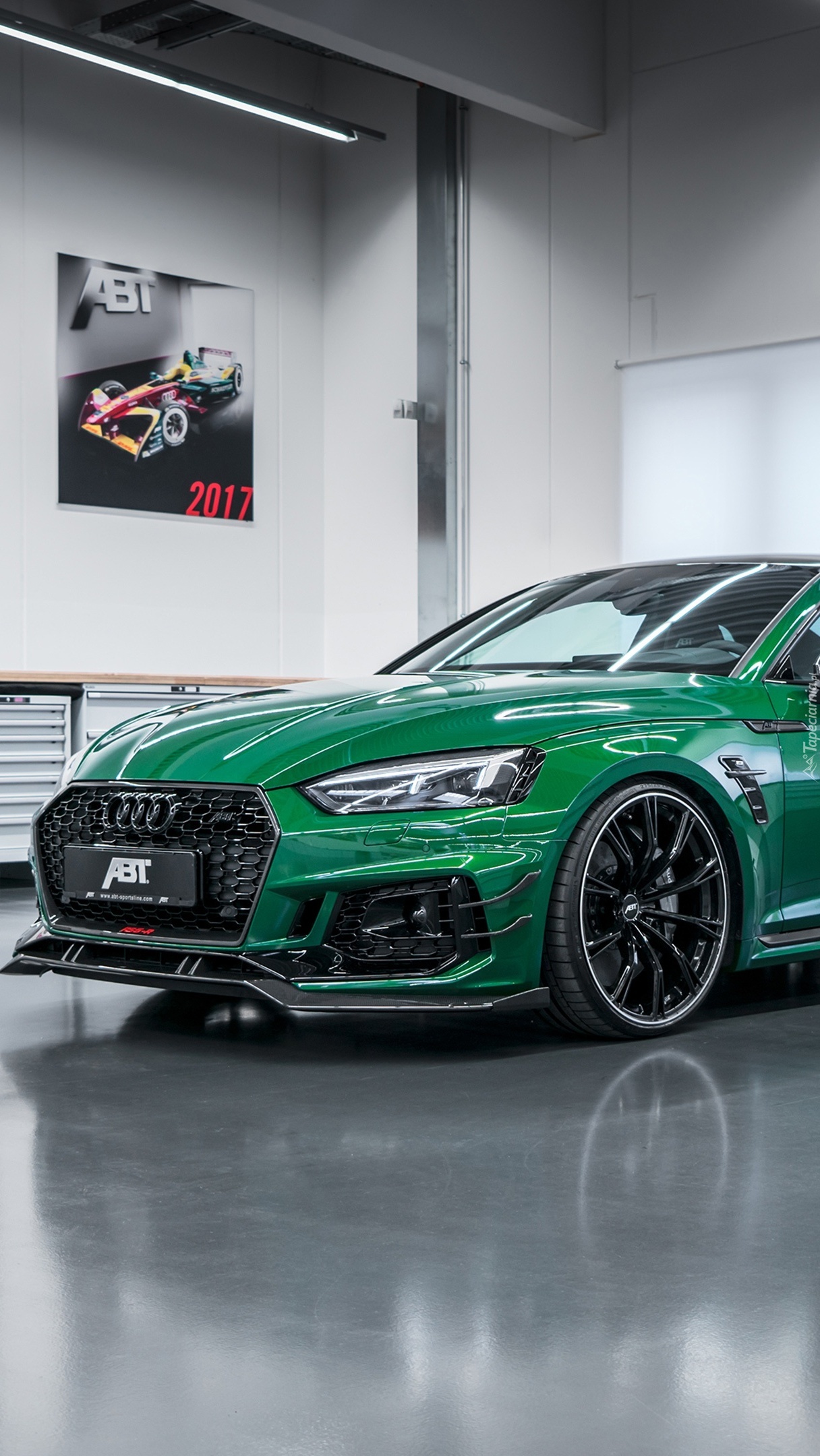 Zielone Audi RS5 Coupe