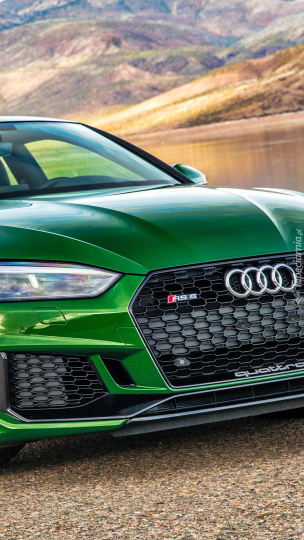 Zielone Audi RS5 Coupe