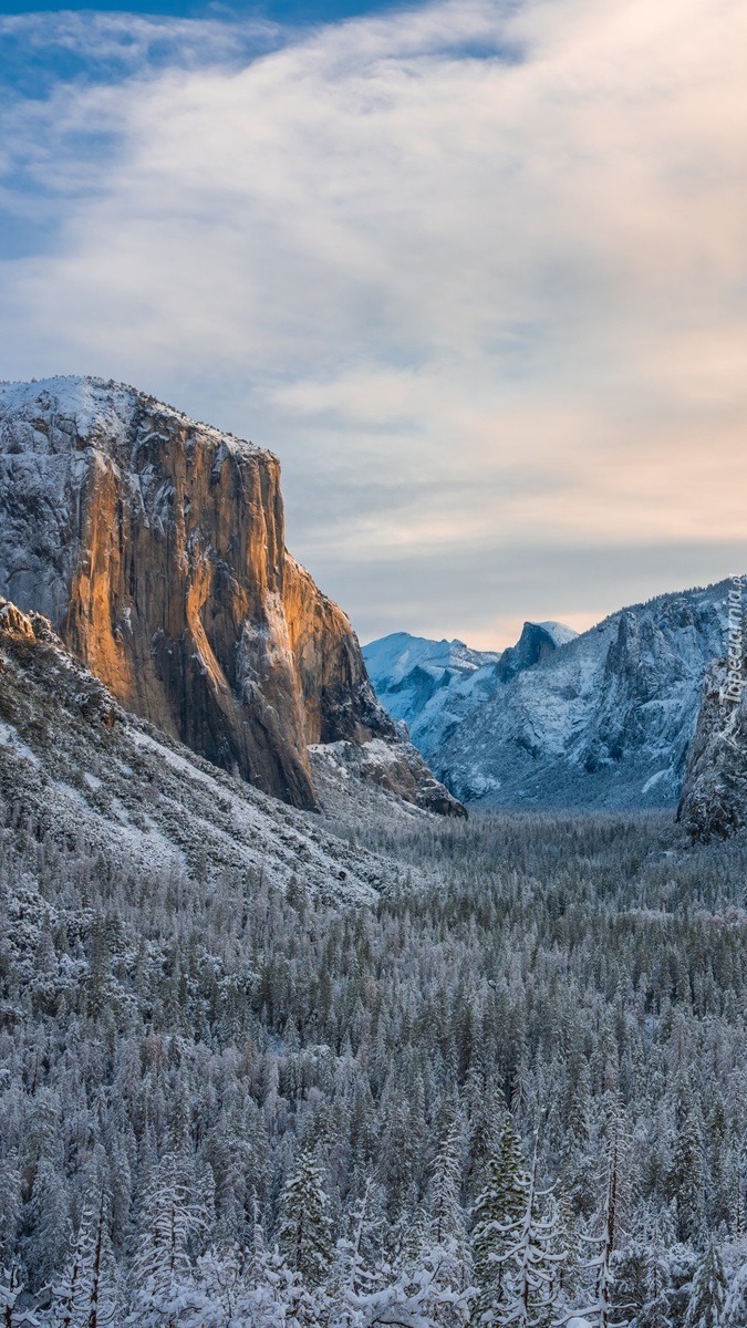 Zima w dolinie Yosemite Valley