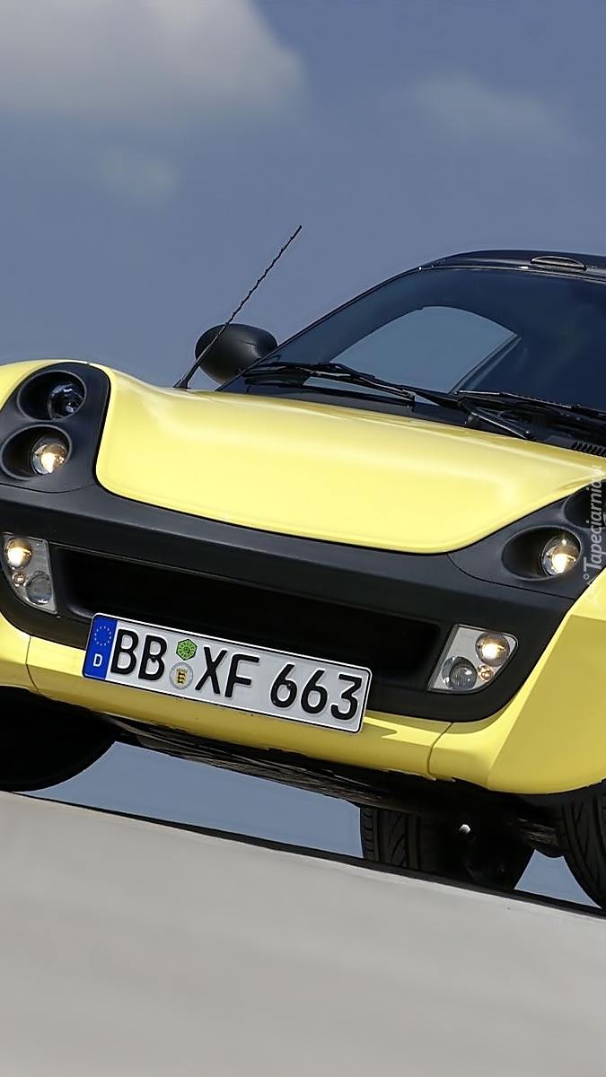 Żółty Smart Roadster