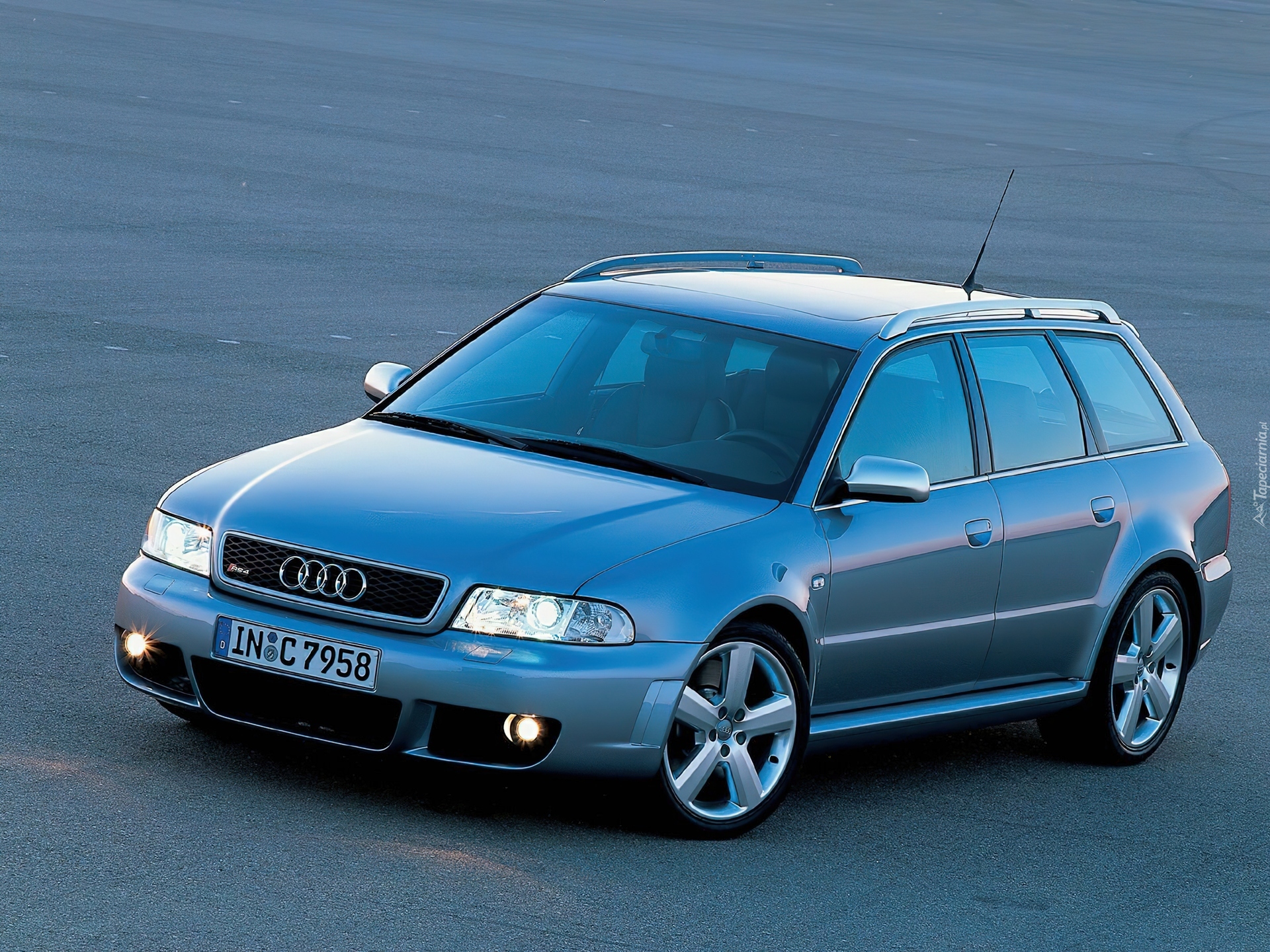 RS4, Kombi