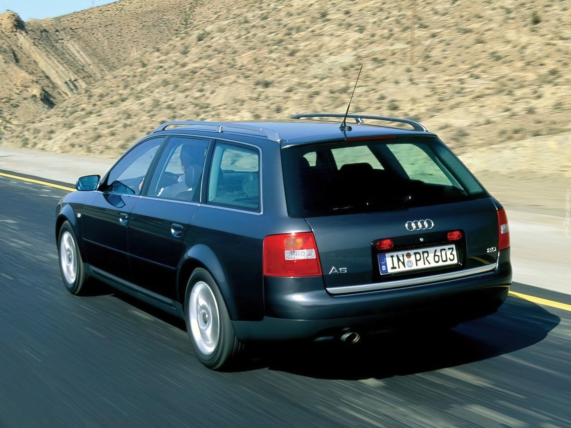 Audi A6, Avant, Ulica