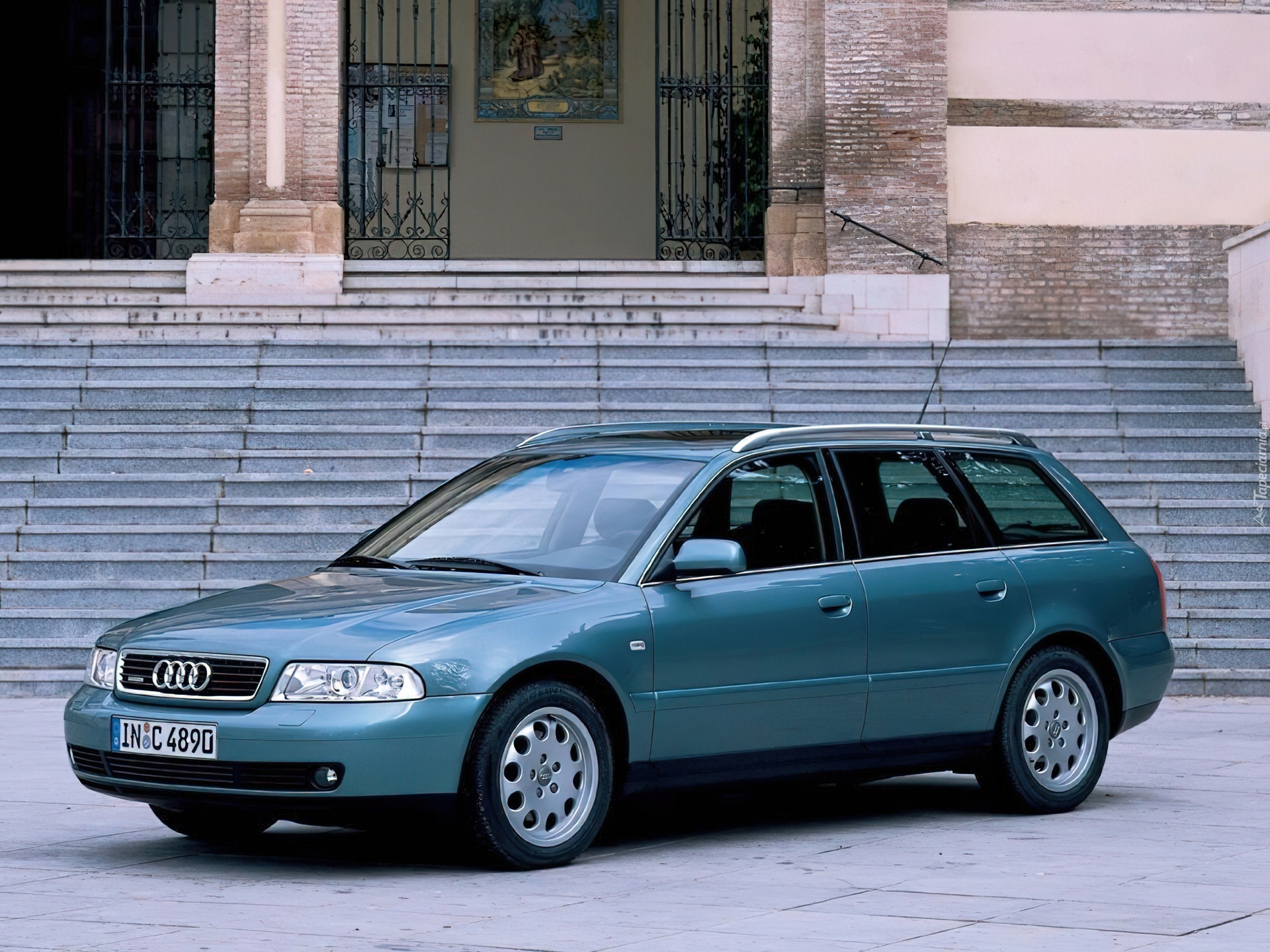 Audi A4, B5