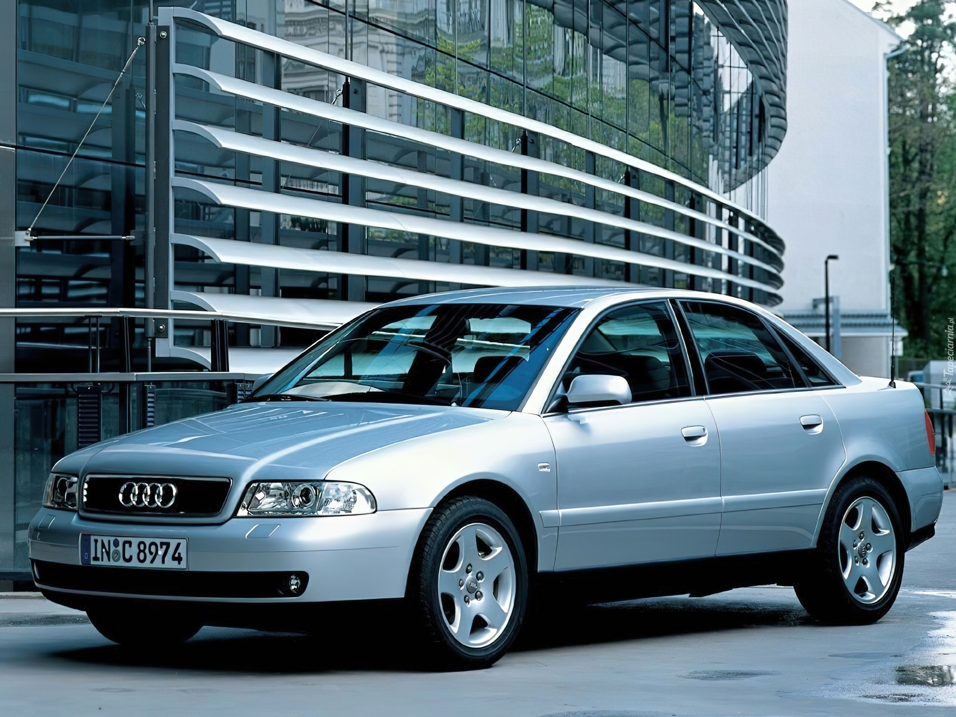 Audi A4, B5