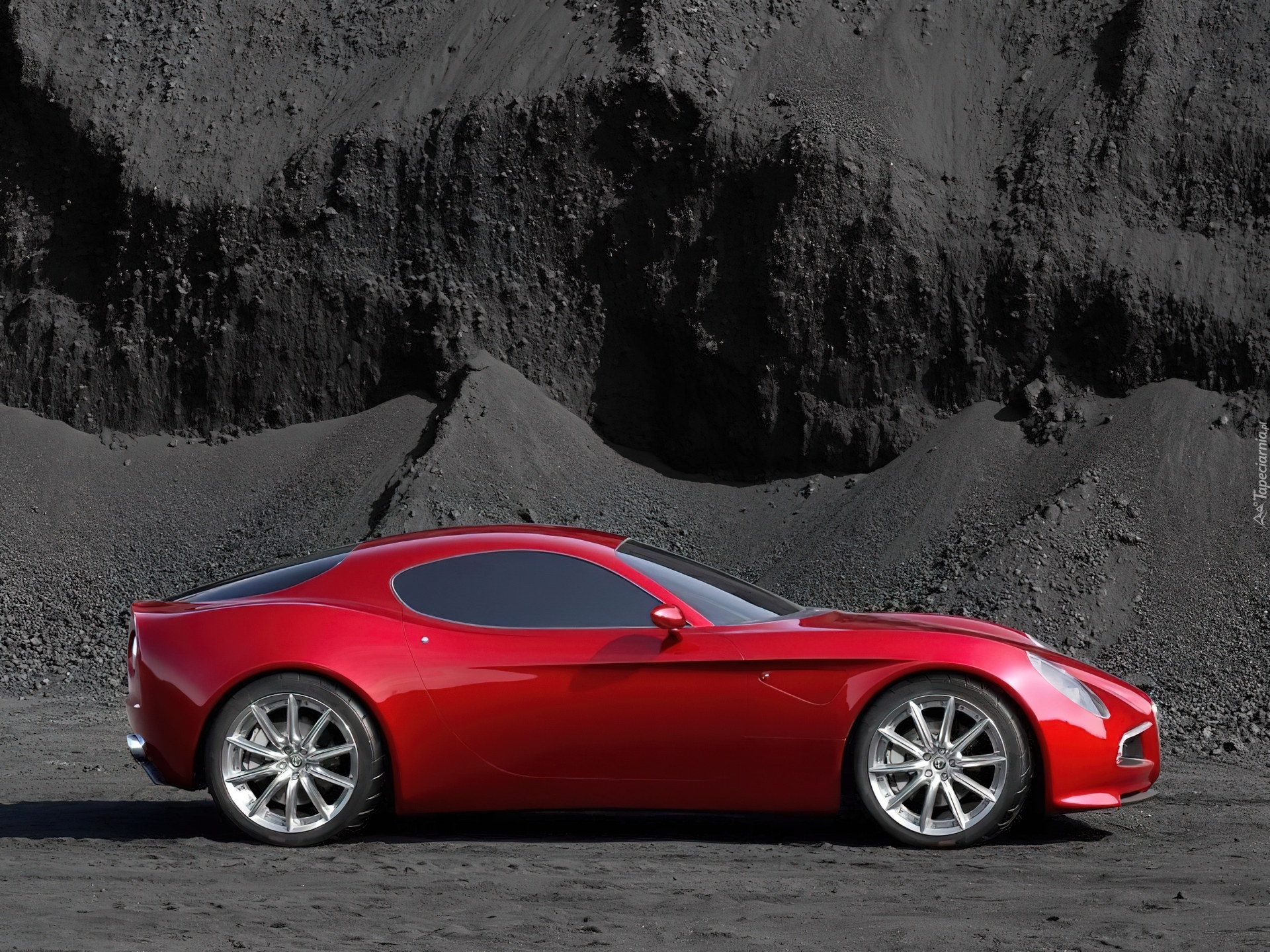 Alfa Romeo 8C, Lewy Profil