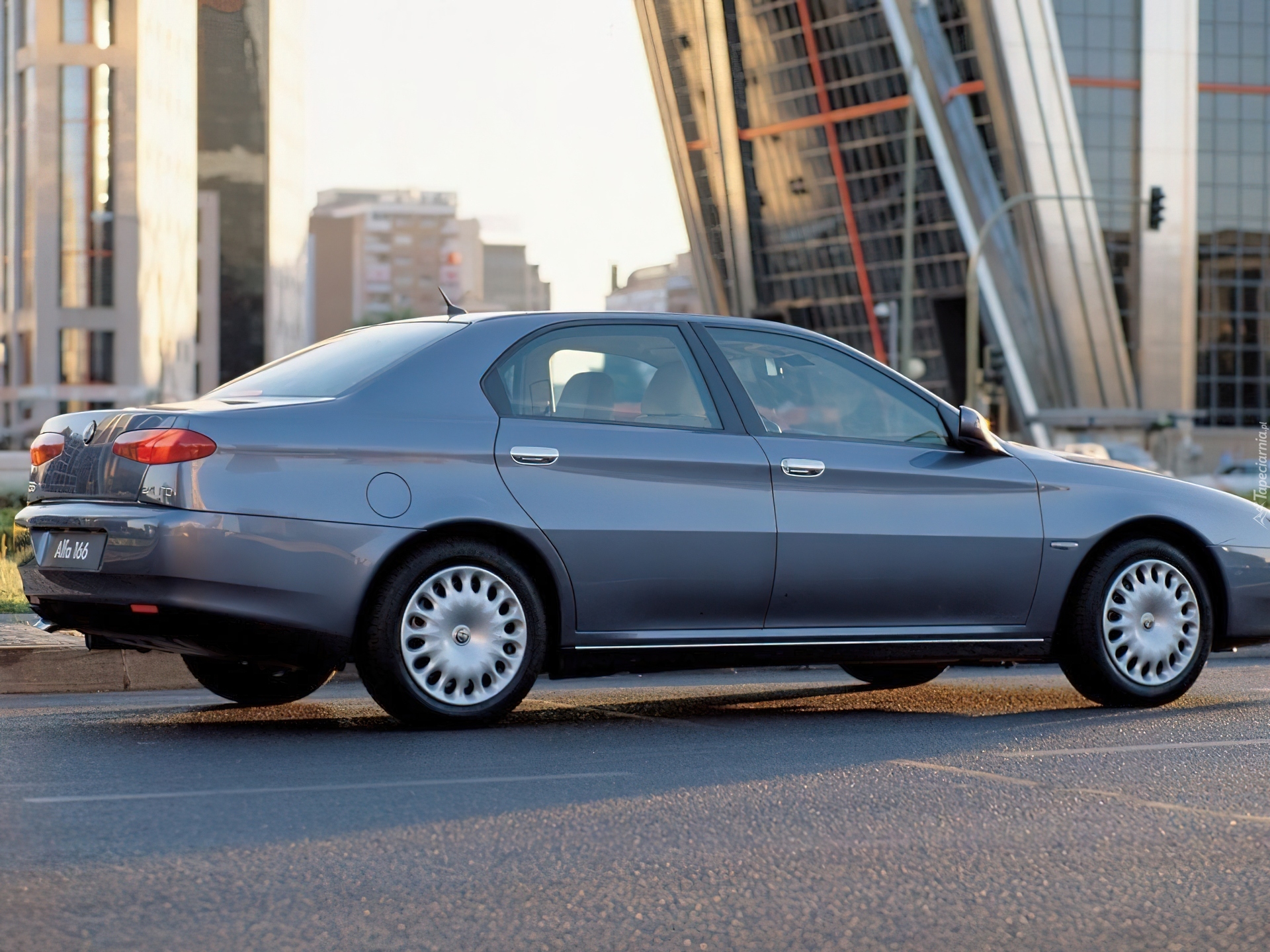 Alfa Romeo 166