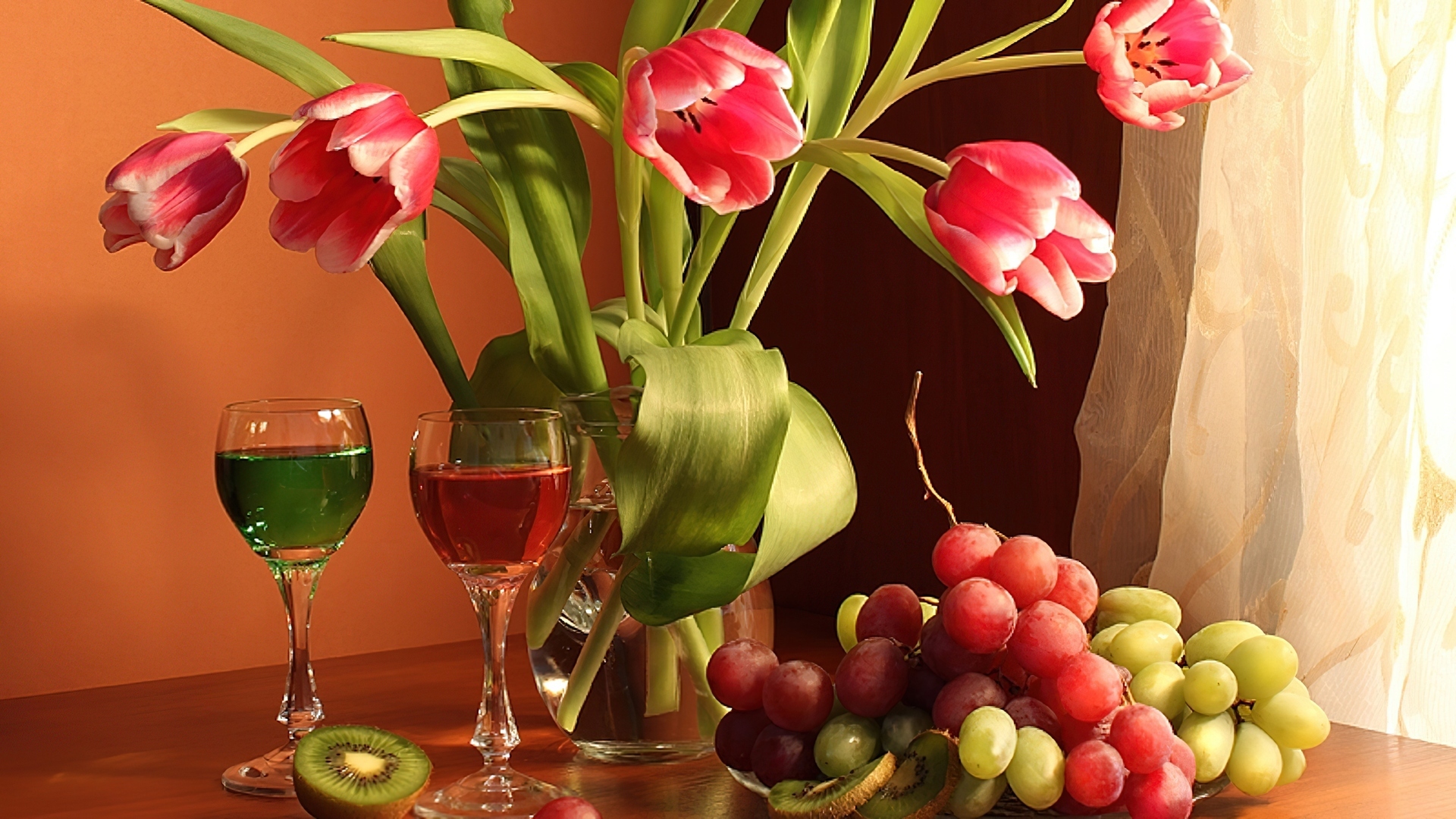 Tulipany, Winogrona, Wino