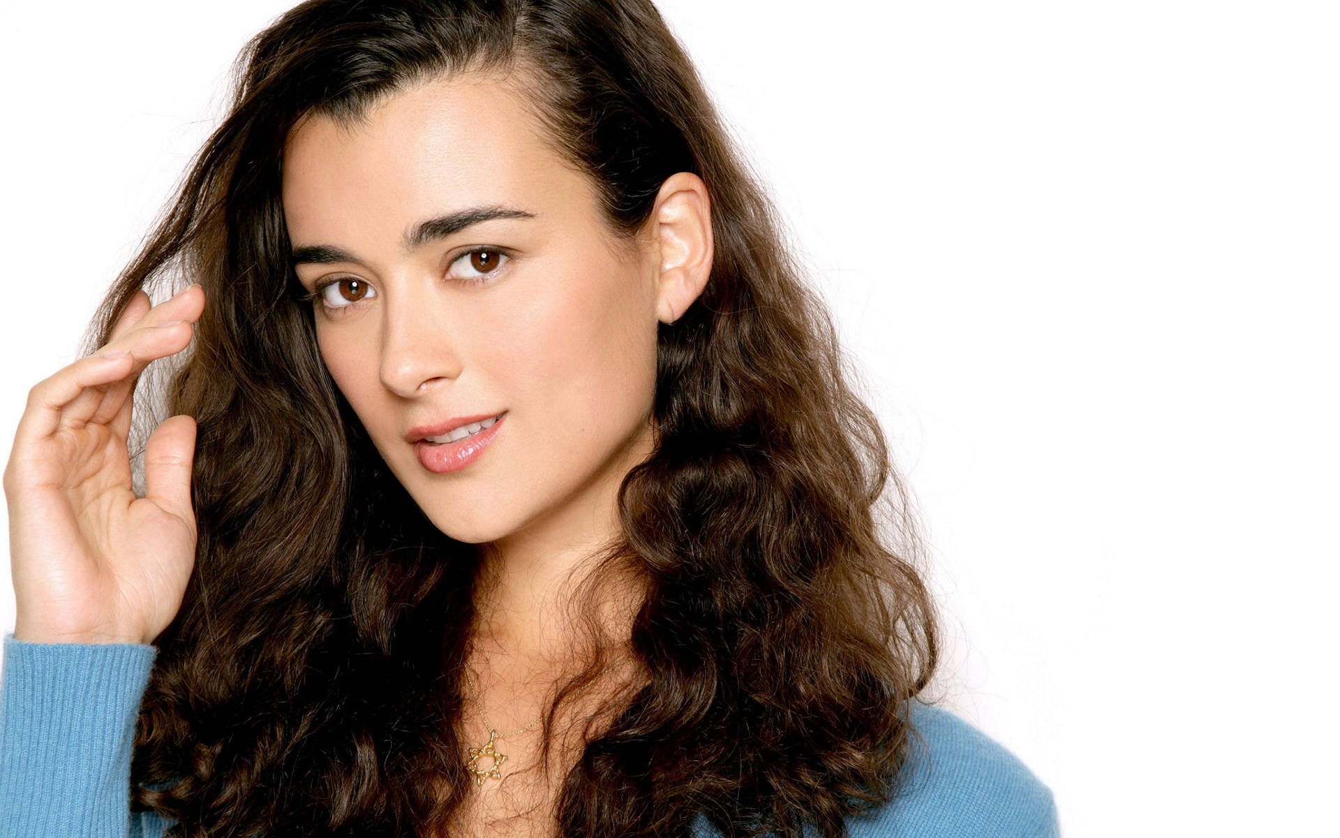 Cote De Pablo, Brunetka, Brązowe, Oczy