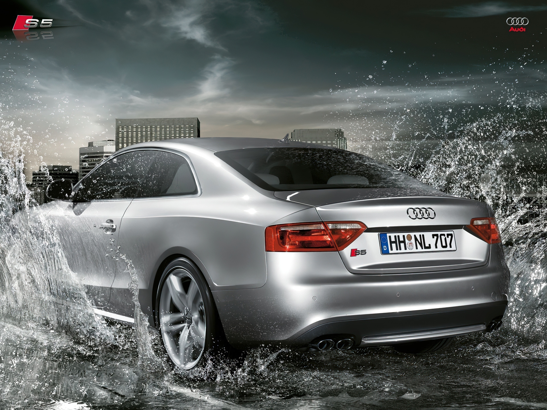 Audi S5, Woda