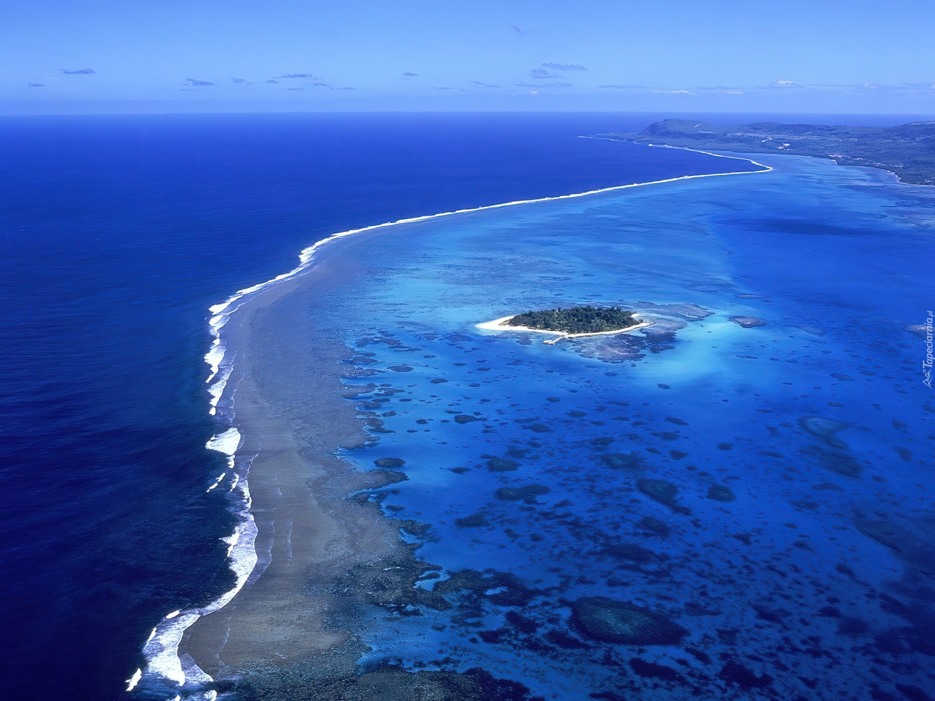 Океан и два острова. Карибское море Атлантический океан. Филиппинский желоб. Атлантический океан Куба. Острова Атлантического океана.