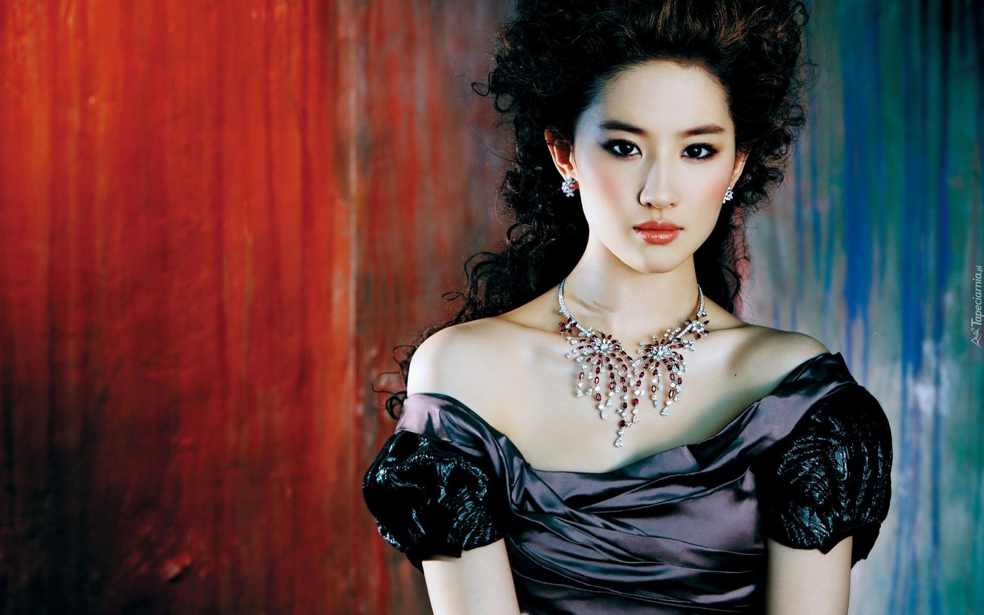 Aktorka, Liu Yifei, Czarna, Sukienka