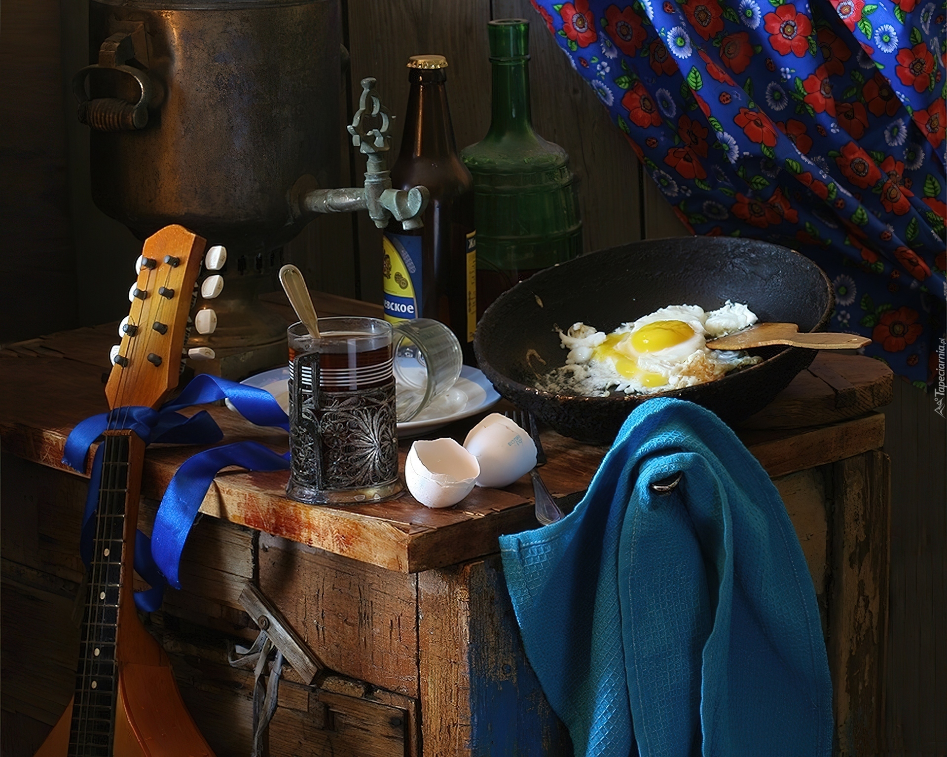 Butelki, Alkohol, Jajecznica, Herbatka, Gitara