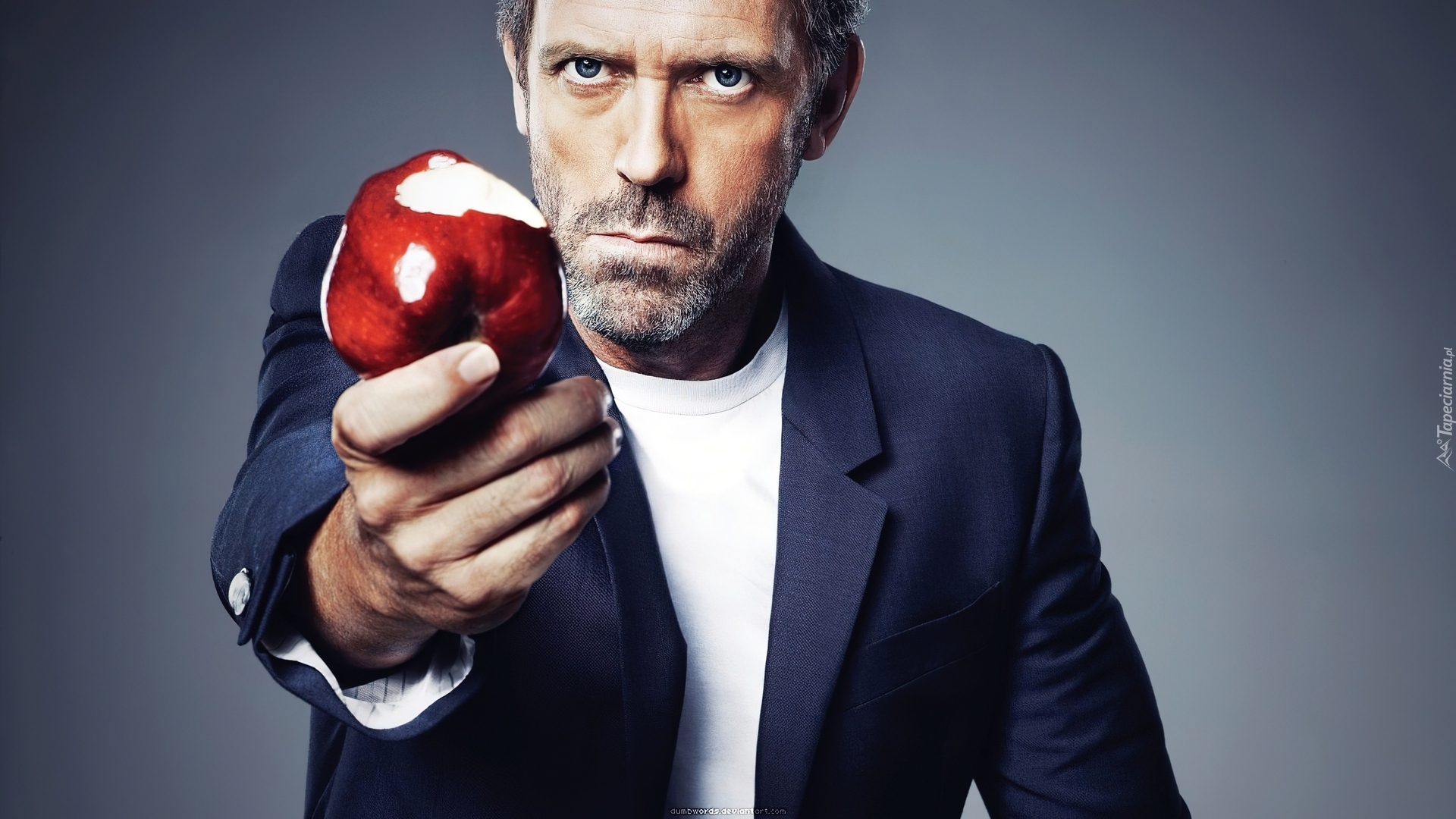 Hugh Laurie, Jabłko
