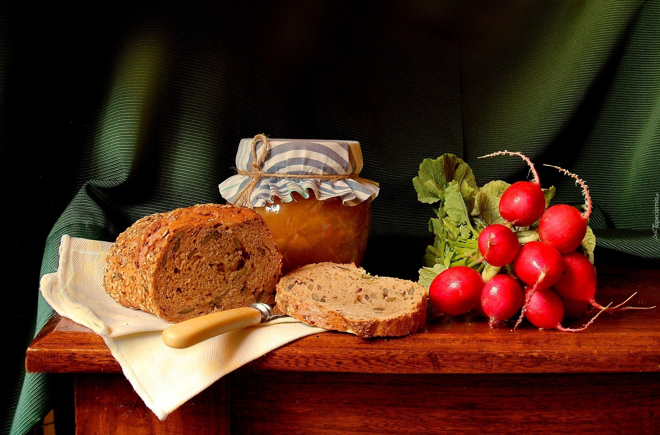 Чай сахар колбаса сыр хлеб. «Натюрморт с хлебом и ветчиной» Карло маджини. Натюрморт с хлебом. Хлеб на праздничном столе. Хлеб на столе.